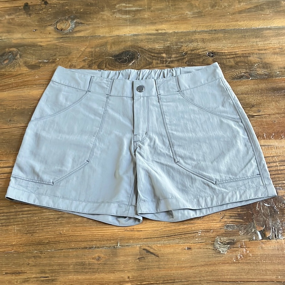 Mountain Hardwear Shorts